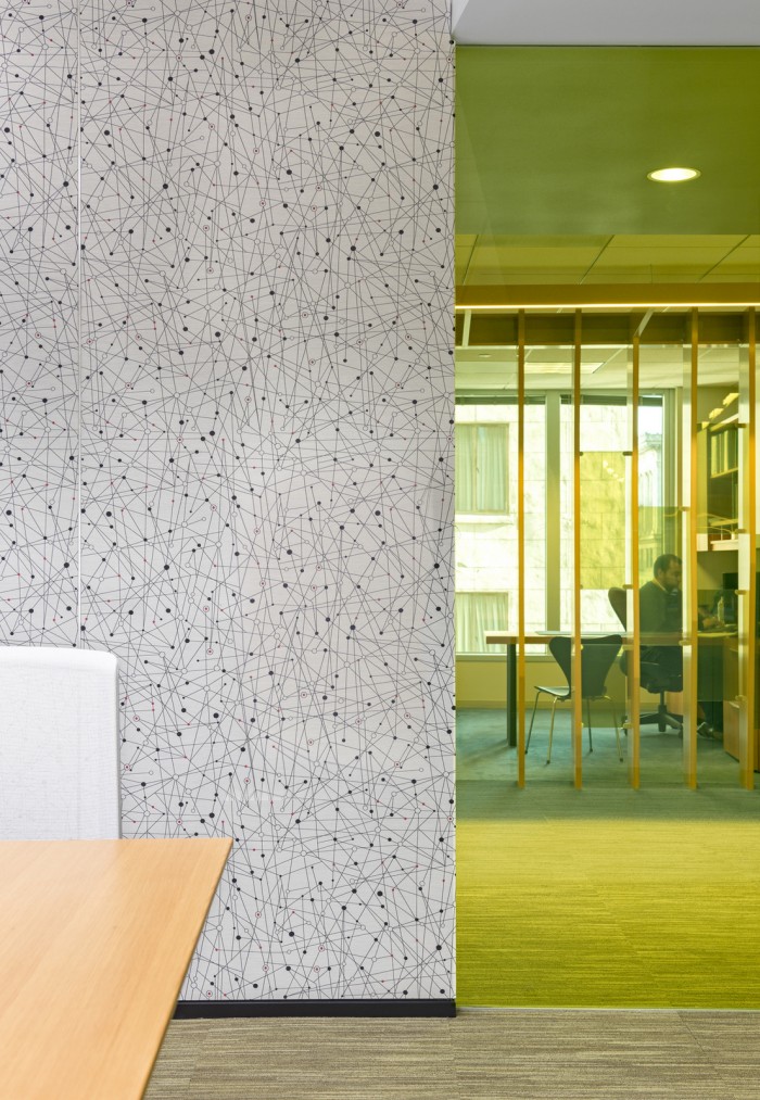 特殊的隔斷設計讓辦公空間設計更個性