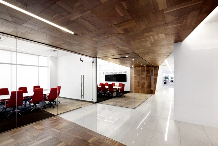 上海写字楼装潢- 現代簡約原木風設計，加拿大Broccolini辦公室